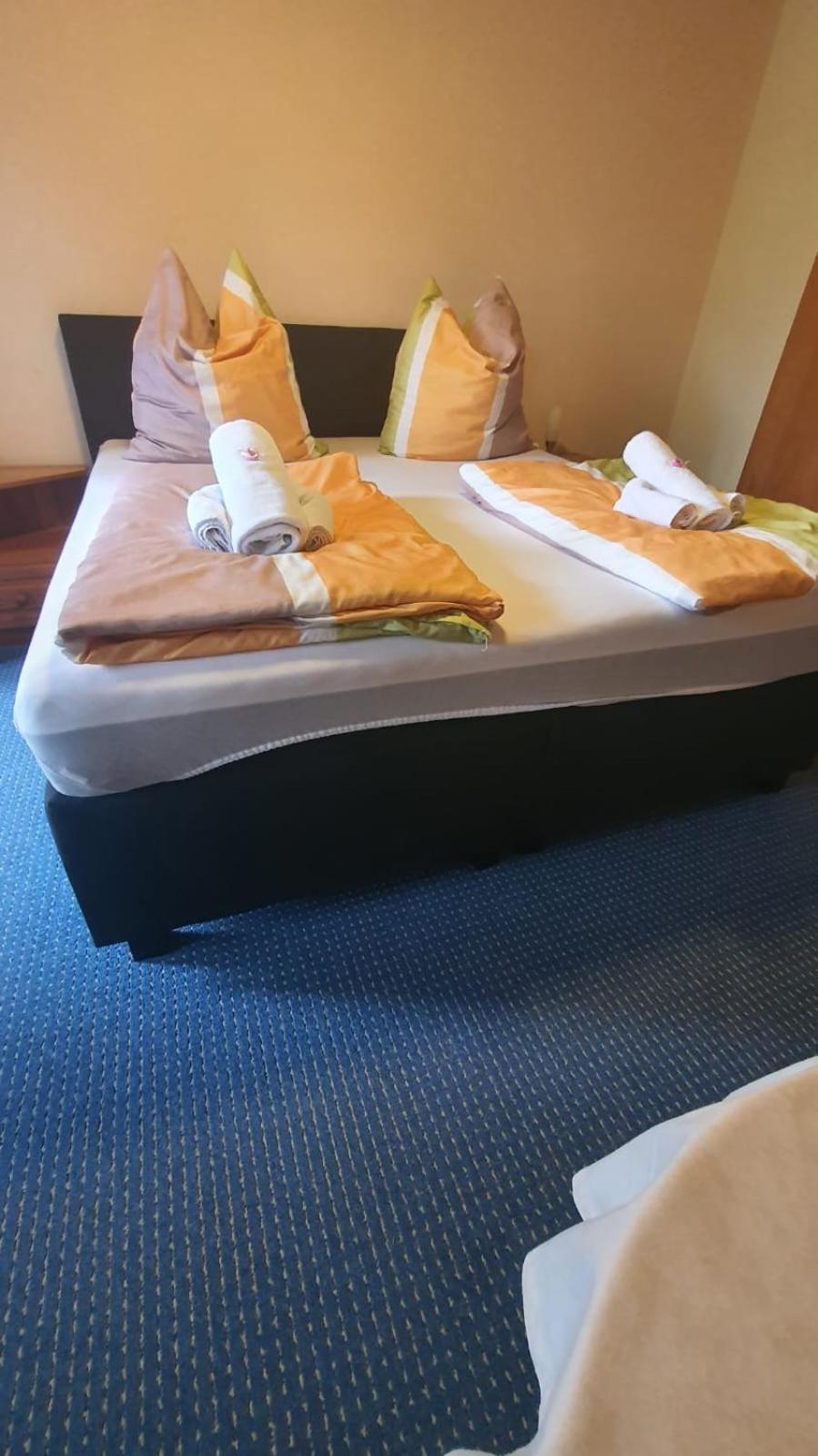 Motel Zur Festwiese Gierstädt Buitenkant foto