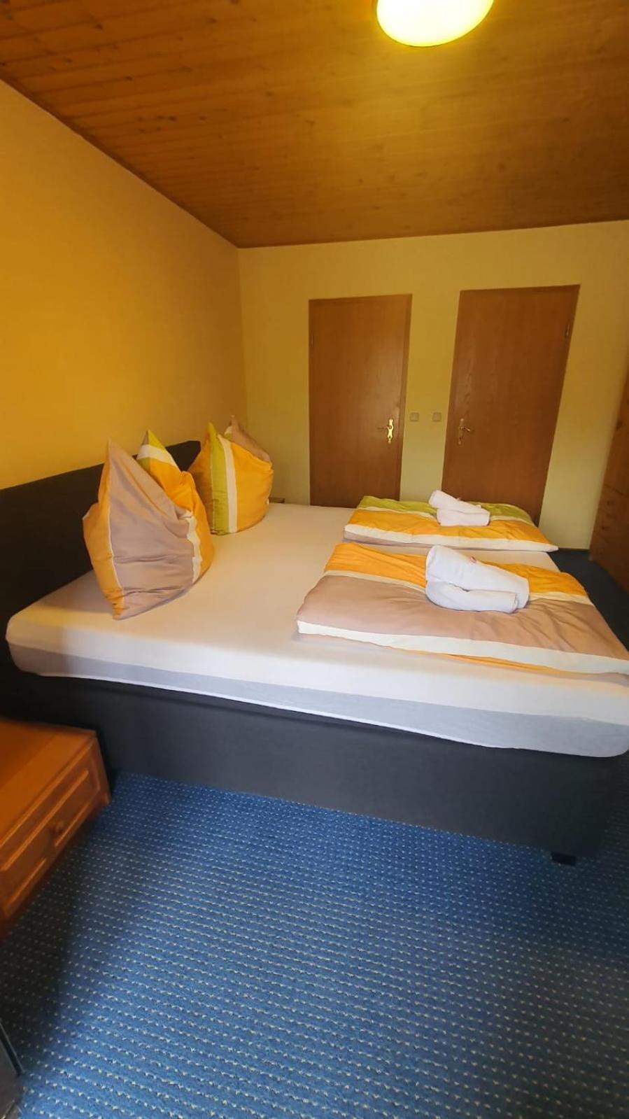 Motel Zur Festwiese Gierstädt Buitenkant foto