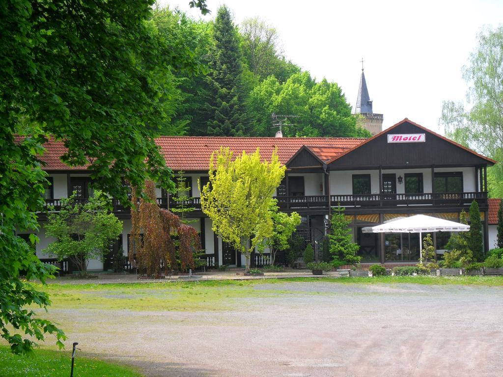 Motel Zur Festwiese Gierstädt Buitenkant foto