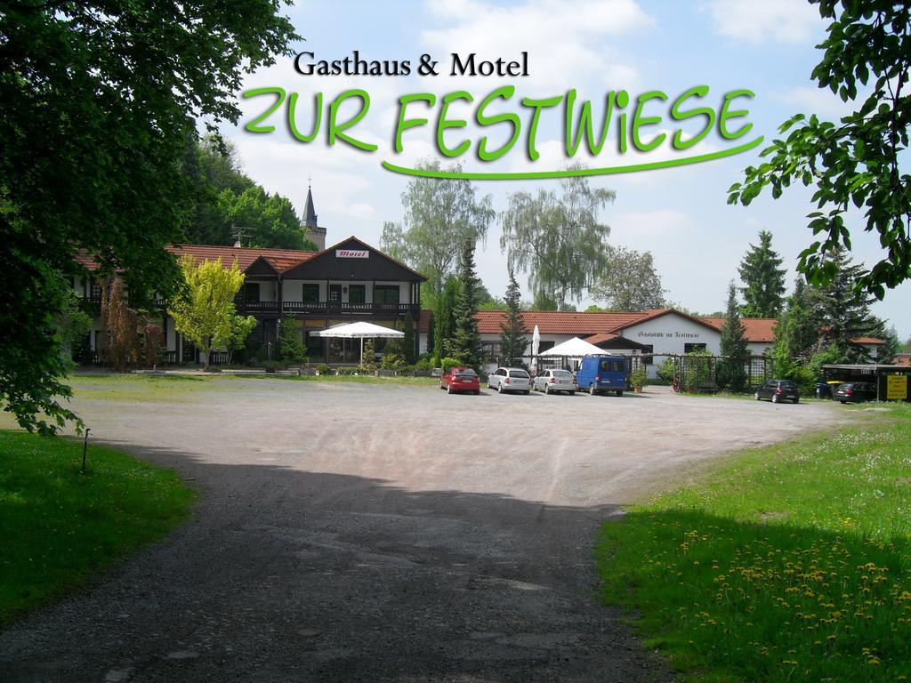 Motel Zur Festwiese Gierstädt Buitenkant foto
